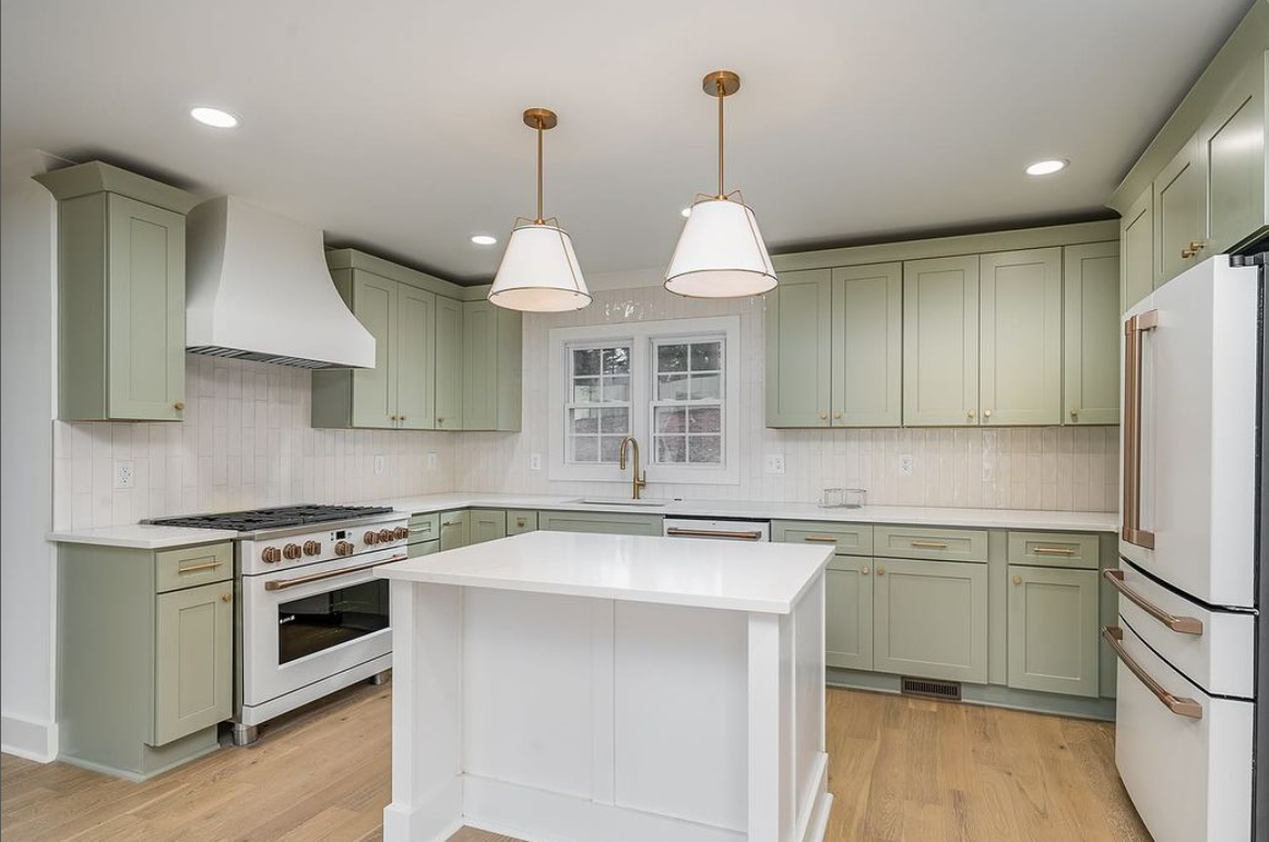 Why Consistent Cabinet Sourcing Matters for Virginia Construction Companies