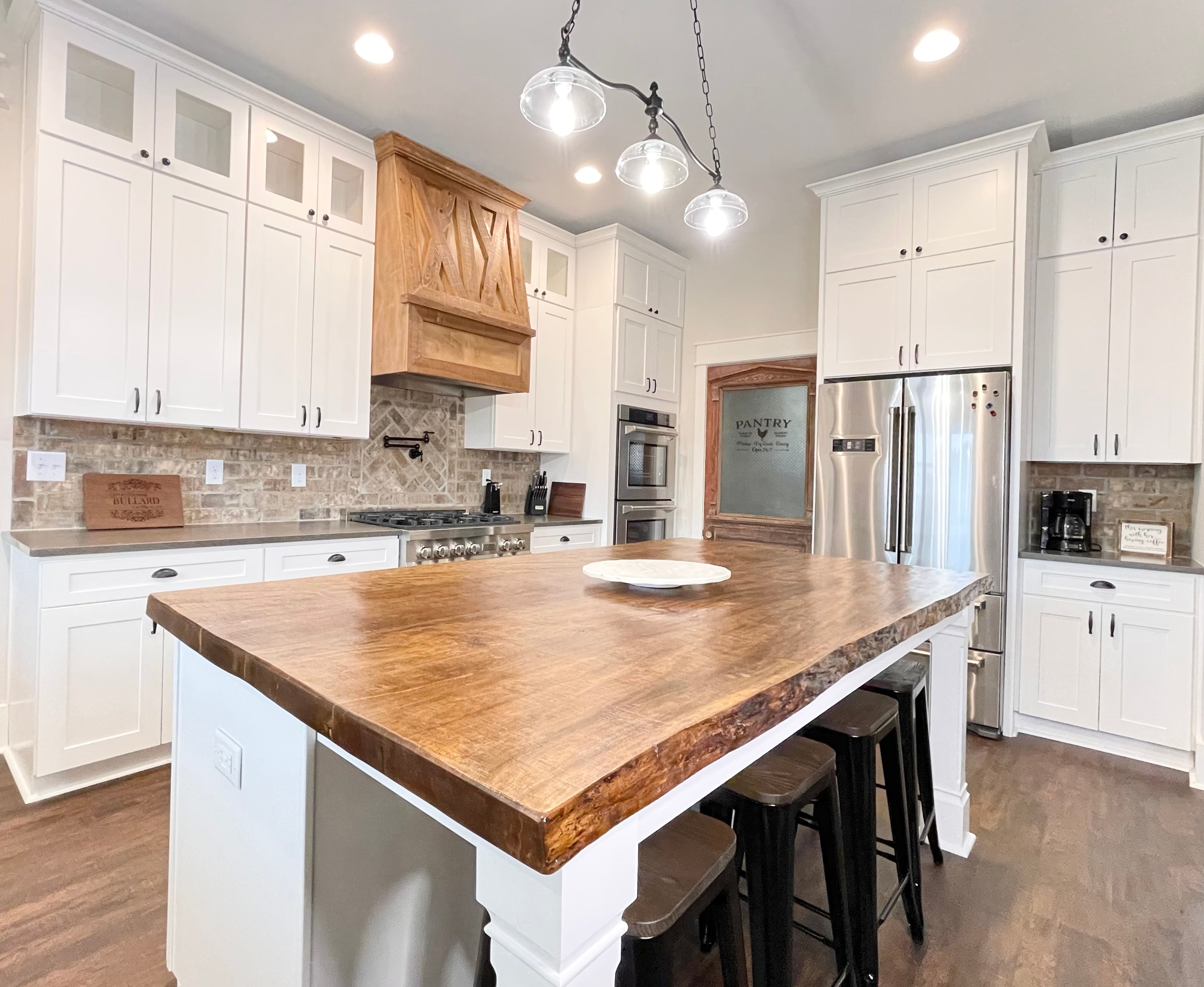kitchen cabinets at L&C Cabinetry Virginia Beach